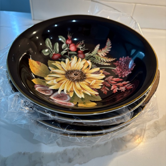 Williams Sonoma Elegant pasta bowls - Picture 5 of 6